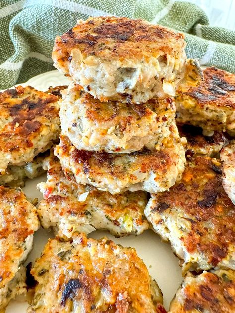 Turkey Patties, Turkey Breakfast Sausage, Turkey Breakfast, Recipe For Breakfast, Homemade Soup Recipe, Healthy Turkey, Patties Recipe, Sausage Patty, Breakfast Sausage