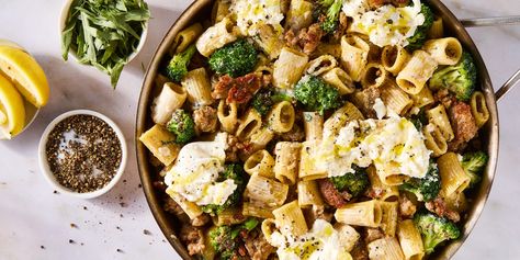 Sausage And Broccoli Burrata Pasta, Burrata Recipes, Pasta Burrata, Weeknight Dinner Pasta, Burrata Pasta, Sausage And Broccoli, Sausage Broccoli, Burrata Recipe, Weeknight Pasta