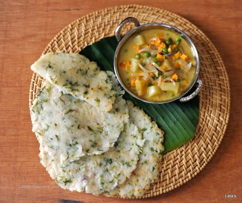 South Indian Foods, Akki Roti, Indian Food Photography, Indian Foods, Coconut Chutney, Indian Street Food, South Indian Food, Health Information, Breakfast Items