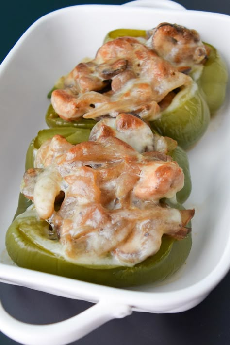 Chicken Philly Stuffed Peppers Weight Watchers Stuffed Peppers, Stuffed Peppers Chicken, Mushroom Stuffed Peppers, Philly Stuffed Peppers, Chicken Low Carb, Chicken Philly, Mushroom Stuffed, Spinach Mushroom, Green Peppers