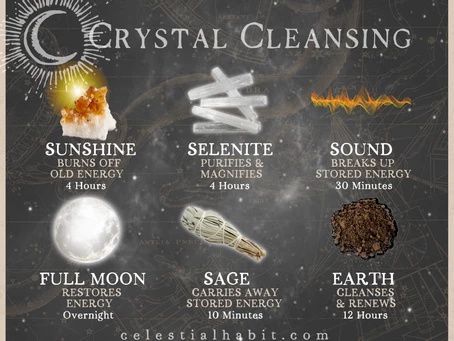 Moonlight Crystal Cleansing, How Long To Charge Crystals, Cleansing Crystals With Incense, Crystal Cleansing Station, How To Cleanse Clear Quartz, How To Clean Crystals And Stones, Clear Gemstones, Crystal Cleansing, Crystal Tips