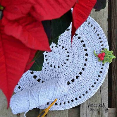 Crochet Christmas Placemats Free Pattern, Crochet Placemats Free Pattern, Placemats Ideas, Placemat Patterns, Knitting Board, Crochet Placemat, Crochet Knit Sweater, Crochet Placemat Patterns, Cup Cozies