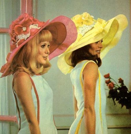 60s Movies, Iconic Costumes, Jacques Demy, Chelsea Girls, French Cinema, French Films, Film Inspiration, Costumes Ideas, Catherine Deneuve