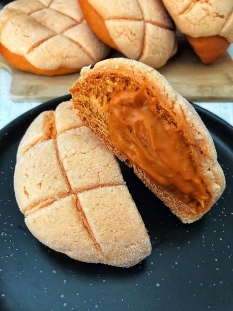 Thai Tea Custard Melon Pan - But First, Boba Fluffy Bun, Melon Pan, Melon Bread, Cookie Toppings, Thai Tea, Japanese Sweet, Asian Desserts, Sweet Bread, But First