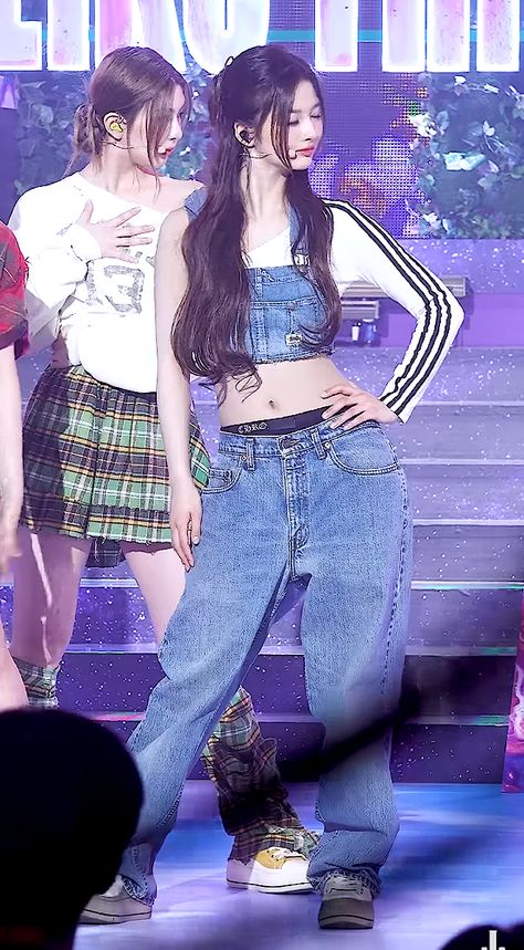 Sullyoon Stage Outfit, Nmixx Fashion, Nmixx Outfits, Kpop Styling, Itzy Outfits, Female Clothes Outfits, Dr Wardrobe, Nmixx Sullyoon, Outfit Inso