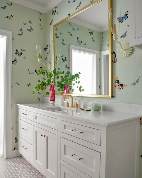 Fun Bathrooms, Southern Design, Boys Bathroom, Girls Bathroom, Amazing Spaces, Dream Bathrooms, Kids' Bathroom, Transitional Design, Southern Style