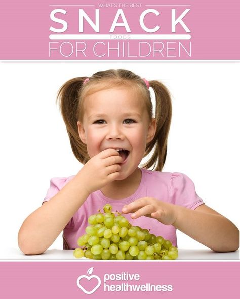 What's The Best Snack Foods For Children - Positive Health Wellness Healthy Family Snacks, Grapes Benefits, Food Myths, Late At Night, Healthy Eating For Kids, Childrens Health, Keeping Healthy, Under The Table, Healthy Snacks For Kids