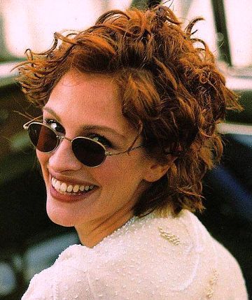 80s Short Hair, 90s Teen Fashion, Julia Roberts Style, Celebrity Sunglasses, Have A Great Weekend, Julia Roberts, Cut My Hair, Short Curly Hair, Feminine Beauty