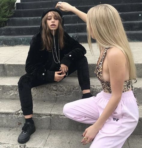 Odessa A'zion Style, Odessa A'zion Outfits, Odessa A'zion Wallpapers, Odessa A'zion And Quen Blackwell, Odessa A'zion And Billie Eilish, Adlon Sisters, Kylie Jenner Album, Odessa Adlon, Odessa Azion