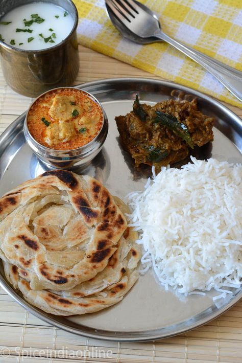 Lunch Indian, Food Thali, Chennai Food, Dinner Indian, Paneer Curry Recipes, Lunch Photo, Paneer Masala Recipe, Lunch Photos, Variety Rice