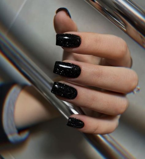 Ideas For Black Nails, All Black Nails, Black Nails Square, Winter Nails Square, Sparkly Black Nails, Black Nails Ideas, Nail Black, Kylie Nails, Multicolored Nails