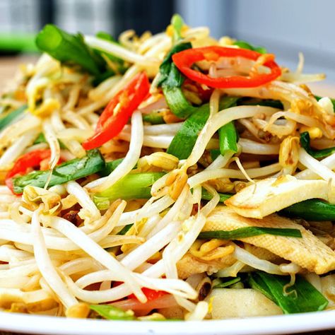 Recipes With Bean Sprouts Stir Fry, Bean Sprout Recipes Stir Fry, Beans Sprouts Recipes, Fried Rice With Bean Sprouts, Recipes With Bean Sprouts, Chicken And Bean Sprouts, Bean Sprouts Recipe, Stir Fry Bean Sprouts, Stir Fry Beans