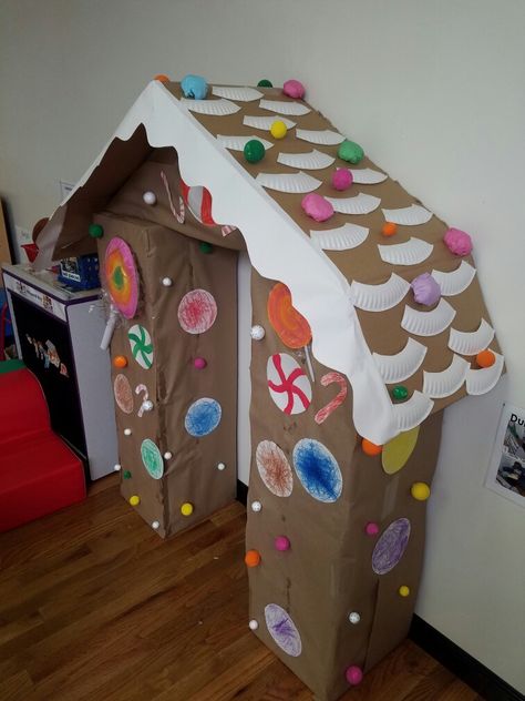 Hansel And Gretel House Diy, Desk Gingerbread House, Gingerbread House Trunk Or Treat, Dramatic Play Gingerbread House, Gingerbread House Party Decorations, Gingerbread House School, Gingerbread House Dramatic Play, Gingerbread Dramatic Play, Box Gingerbread House