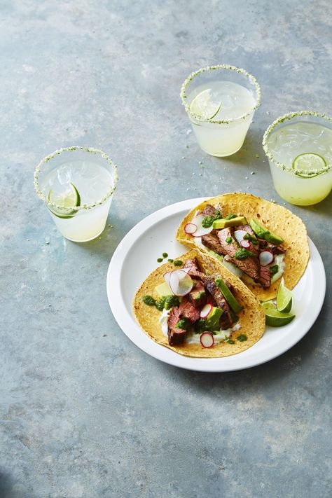 Grilled Tequila Steak Tacosgoodhousemag Fresh Lime Margarita Recipe, Coconut Lime Margarita Recipe, Lemon Lime Margarita, Super Bowl Drinks, Lime Margarita Recipe, Classic Margarita Recipe, Margarita Cupcakes, Coconut Lime Chicken, Easy Margarita