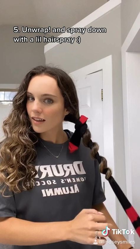 Sock Curls, Kadeřnické Trendy, Hair Curling Tips, Long Hair Tutorial, Heatless Curls, Short Hair Tutorial, Peinados Fáciles Para Cabello Corto, Hair Styler, Penteado Cabelo Curto