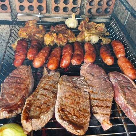 Parrilladas Ideas, Cured Meat Recipes, Food Fantasy, Cured Meats, Carne Asada, Slow Food, Outdoor Cooking, Meat Recipes, Food Network Recipes