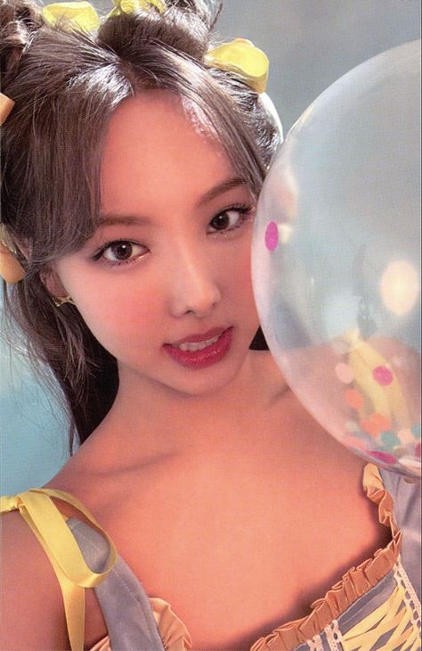 Last Minute Birthday Gifts, Photo Card Template, Pop Albums, Twice Kpop, Funny Wallpaper, Im Nayeon, Nayeon Twice, Aesthetic Themes, Diy Birthday Gifts