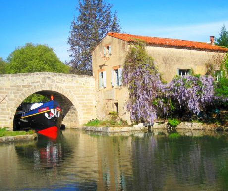 Canal Du Midi, Cruise Europe, Cruise Holidays, Adventure Travel Explore, Travel Wallpaper, Canal Boat, The South Of France, Aquitaine, Magical Places