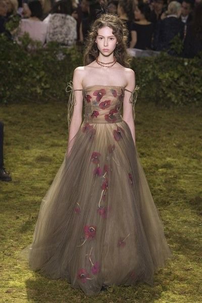 Rok Tile, Christian Dior Haute Couture, Dior Haute Couture, Spring Couture, Dior Couture, Beauty Dress, Stunning Gowns, Couture Runway, Couture Gowns