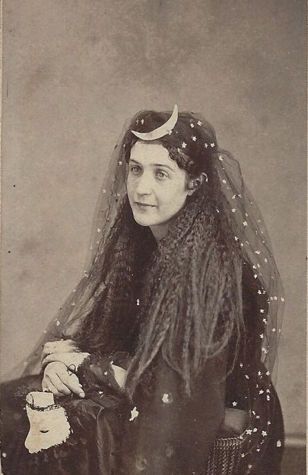 societyofghosts: CDV, Gypsy Fortune-Teller or... - Memories Are Haunted Places Sorceress Costume, Vintage Fortune Teller, Fortune Teller Costume, Spirit Costume, Blithe Spirit, Halloween Ball, Tarot Magic, Fortune Telling Cards, Vintage Witch