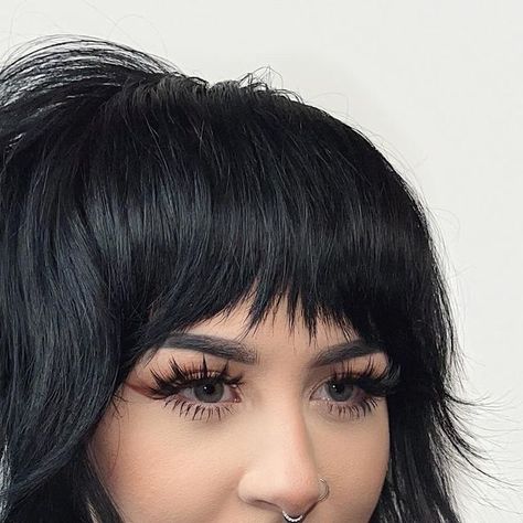 Thick Short Bangs, Shag Micro Bangs, Mullet Extensions, Shag With Short Bangs, How To Style A Shag, Heavy Fringe Bangs, Long Hair With Short Bangs, Long Rocker Hair, Short Alternative Haircuts