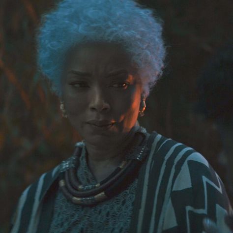 Angela Bassett Black Panther, Queen Ramonda, House Velaryon, Black Panther 2018, Angela Bassett, Marvel Icons, Wakanda Forever, Black Panther Marvel, Willow Tree