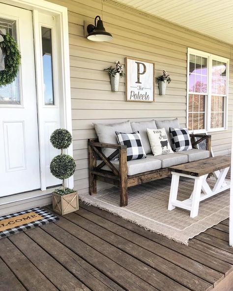 Farm Style Patio Ideas, Simple Farmhouse Front Porch, Big Front Porch Ideas Farmhouse, Front Porch With Couch, Front Of The House Ideas Entrance, Cozy Front Porch Furniture, Full Front Porch Ideas, Cheap Porch Ideas On A Budget, Farm Porch Ideas Country Farmhouse