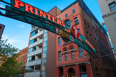 Printers Alley Nashville, Nashville Tours, Johnny Cash Museum, Nashville Vacation, Riverfront Park, Cumberland River, Happy Hour Specials, Museum Hotel, Downtown Nashville