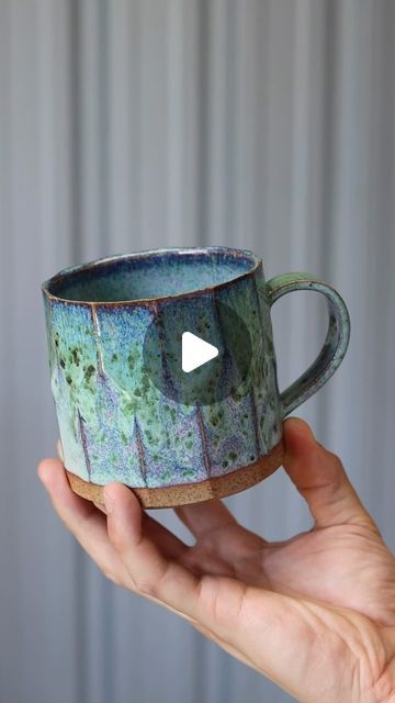 How To Throw A Mug On The Wheel, Ceramic Mug Design Ideas, Pottery Videos Wheel, Ceramics Mug Ideas, Wheel Pottery Ideas, Ceramics Videos, Ceramics Pottery Mugs, Make A Mug, Wheel Throwing