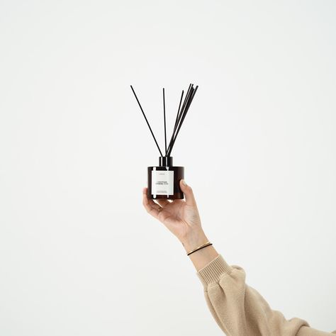 We’re excited to announce that we will be transitioning our reed diffuser packaging to amber jars. Why? 1. Because they are more versatile when it comes to styling your space, giving you a more cosy aesthetic. 🤎 2. Because they offer extra protection for your scents by helping to block UV rays.☀️ 3. Amber jars reduce oxidation, ensuring your fragrances last even longer. ☺️ How do you like our new packaging? Reed Diffuser Aesthetic, Diffuser Aesthetic, Diffuser Packaging, Reed Diffuser Packaging, Cosy Aesthetic, Amber Jars, New Packaging, Reed Diffuser, Uv Rays