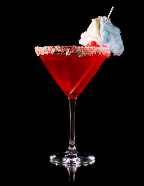 5 December Cocktails Based on The National Holidays - Chilled Magazine Cotton Candy Vodka, The Sugar Factory, Smoked Bacon Recipes, New Year's Drinks, Gingerbread Syrup, Fun Summer Drinks, Orange Vodka, Apple Martini, Sugar Factory