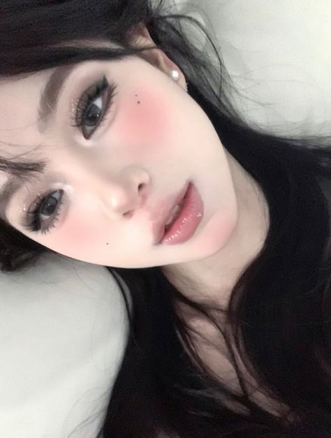 Dark Doyun Makeup, Dark Ulzzang Makeup, Bjd Makeup, Dark Douyin Makeup, Asian Makeup Looks, Ulzzang Makeup, Ethereal Makeup, Asian Eye Makeup, Cool Makeup Looks