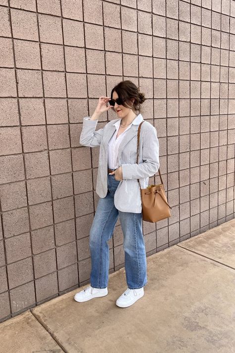 Mansur Gavriel Bucket Bag, Apple Leather, Curve Fashion, Trendy Outfit Ideas, Mansur Gavriel, Next Clothes, Celebrity Street Style, Leather Bucket Bag, Trendy Outfit