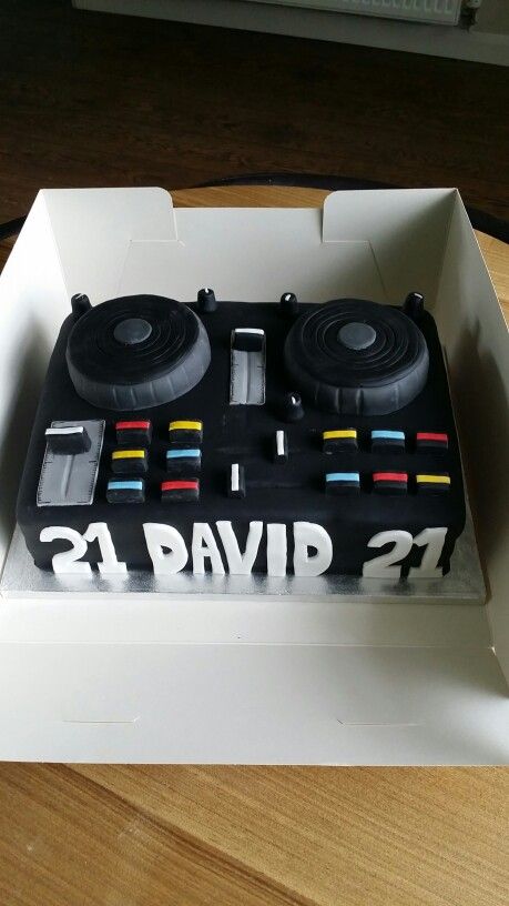 Dj decks cake Dj Cake, Dj Decks, Audio Engineering, 6th Birthday Cakes, Tropical Birthday Party, Cake Drawing, Parties Ideas, Cake Photos, Tropical Birthday