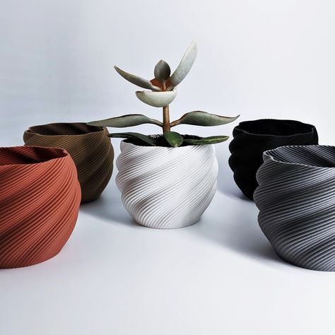 Looking for a simple and stylish plant pot design? Look no further than the 3D printed plant pot "Deluvian"! Its unique, minimalist and elegant aesthetic, allows it to be durable and blend seamlessly into any interior homedecore style, from modern to traditional. Whether you're looking to add a touch of greenery to your living room, kitchen, or workspace, this plant pot is sure to make a statement. Buy your 3D printed plant pot "Deluvian" today! Esty Shop : https://guglys3dcreations.etsy.co... R Love, Interior Home Decoration, Plant Pot Design, Pot Design, 3d Printing Projects, Plant Decor Indoor, 3dprinting Design, Decoration Vintage, Modern Planters