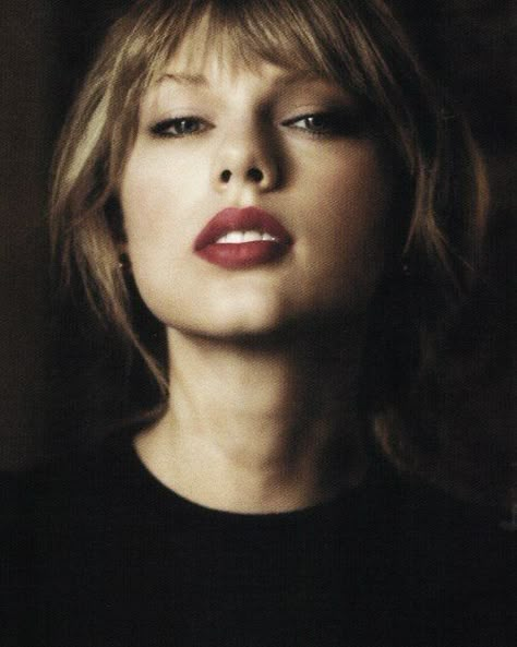 Taylor Swift Photoshoot, Taylor Swift Fotos, Taylor Swift Fearless, Swift Photo, Taylor Swift Red, Red Taylor, Taylor Swift Album, Live Taylor, Taylor Swift Lyrics