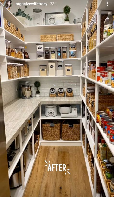 Hiasan Dalaman Dapur, Desain Pantry Dapur, Reka Bentuk Dapur, Pantry Closet Design, Reka Bentuk Dalaman, Pantry Room, Organized Pantry, Desain Pantry, Pantry Remodel