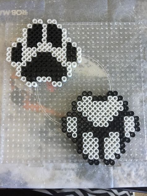 Perler/Hama paws Hama Beads Kawaii, Melt Beads Patterns, Pearl Beads Pattern, Easy Perler Beads Ideas, Hama Beads Design, Fusion Beads, Hama Bead, Diy Perler Bead Crafts, Hama Beads Patterns