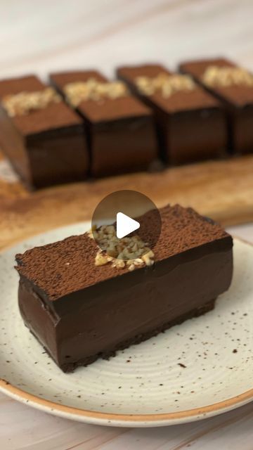 Best Chocolate Mousse Cake Recipe, Chocolate Mousse Bars, Cake No Bake, Triple Chocolate Mousse, Lazy Cake, Triple Chocolate Mousse Cake, Cake Bar, Triple Chocolate Cake, Ganache Cake