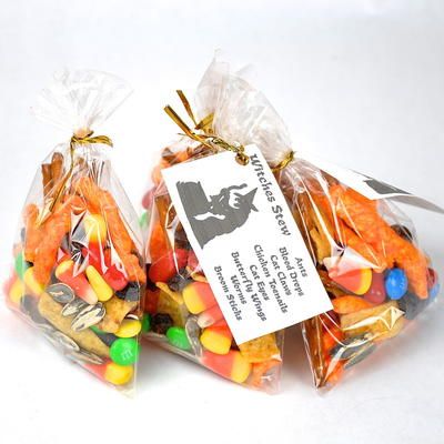 Witches Stew Halloween Trail Mix Recipe Witches Stew, Halloween Trail Mix Recipe, Easy Trail Mix Recipes, Halloween Trail Mix, Halloween Potluck, Trail Mix Recipes, Kids Fall Crafts, Witch Wreath, Halloween Classroom