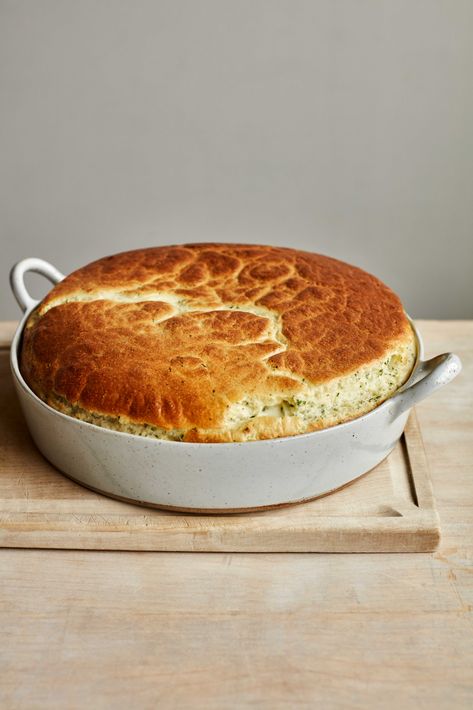 Mary Makes It Easy, Mary Berry Recipes, Cheese Souffle Recipes, Vegetarian Dinner Party, Bacon And Mushroom, Cheese Soufflé, Mushroom Cheese, Spinach And Mushroom, Mary Berry Recipe