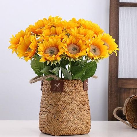 Home Garden Party, Colorful Flowers Arrangements, Cane Baskets, Sunflower Bouquet, Making A Bouquet, Red Petals, Sunflower Bouquets, Bouquet Arrangements, Garden Party Wedding