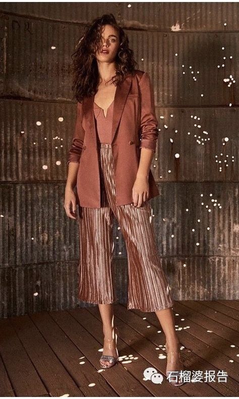 Sparkle Dresses, Velvet Outfit, Good Images, Culottes Outfit, Fashion Me Now, Rusty Rose, Clothes Brand, Satin Blazer, Ootd Inspo