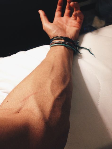 Foirm Fireann || Arm Day Arm Veins, Veiny Arms, Hand Veins, Hand Gripper, Hot Hands, Hand Pictures, Male Hands, Pretty Hands, Photography Poses For Men