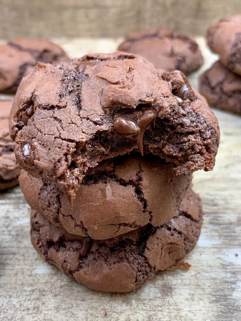 Brownie Mix Recipes, Cake Mix Cookie Bars, Brownie Mix Cookies, Chocolate Thumbprint Cookies, Crinkle Cookies Recipe, Cookie Brownie Recipe, Cake Mix Cookie Recipes, Cake Mixes, Chocolate Crinkle Cookies