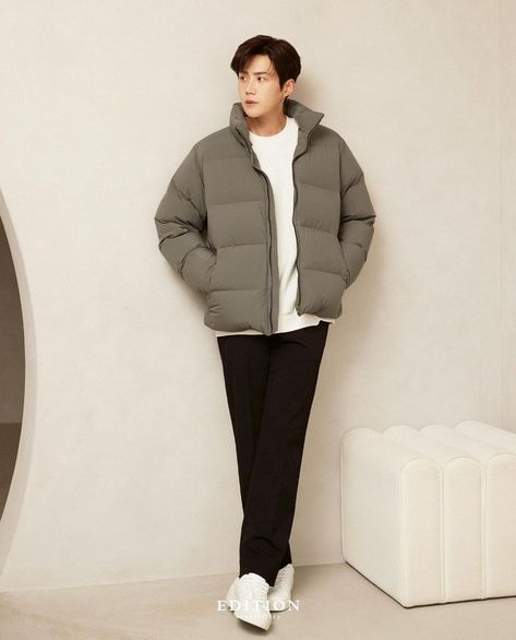 Outfit Ideas Men Korean, Japan Outfit Winter, Seonho Kim, Fall Fashion Outfits Casual, Korean Winter Outfits, Gents Shirts, Korean Street Fashion Men, Japan Outfits, Mens Winter Fashion Outfits