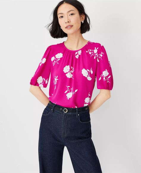 Petite Floral Pleated Sleeve Top Magenta Top, Ann Taylor Petite, Knitted Suit, Pleated Sleeves, Blouse Tops, Petite Tops, Fashion Studio, Sleek Look, Short Sleeve Blouse