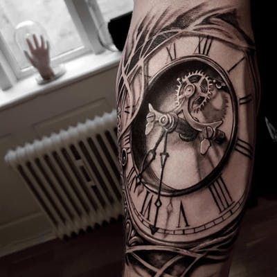 Tattoo Upper Back, Time Clock Tattoo, Clock Tattoo Sleeve, Pocket Watch Tattoo Design, Clock Tattoos, Watch Tattoo Design, Gear Tattoo, Pocket Watch Tattoos, Clock Tattoo Design