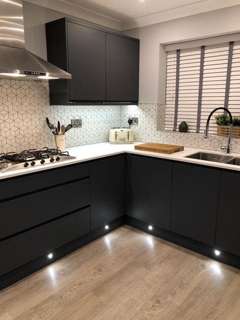 Black Kitchen White Worktop, Gray And Black Kitchen Ideas, Kitchen White Worktop, White And Gray Kitchen Ideas, Grey And Black Kitchen, Corian Worktop, Gray Kitchen Ideas, Kitchen Ideas White, White And Gray Kitchen