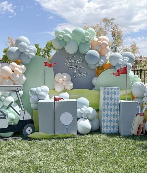 Ultimate List Of First Birthday Themes To Wow Your Guests — A Party That Pops First Birthday Rookie Year, First Year Birthday Theme, One Year Old Birthday Party Girl, One Year Old Birthday Party Boy, Birthday Party One Year Old, First Birthday Theme Boy, Birthday Magic, Golf Theme Party, Baseball Theme Birthday